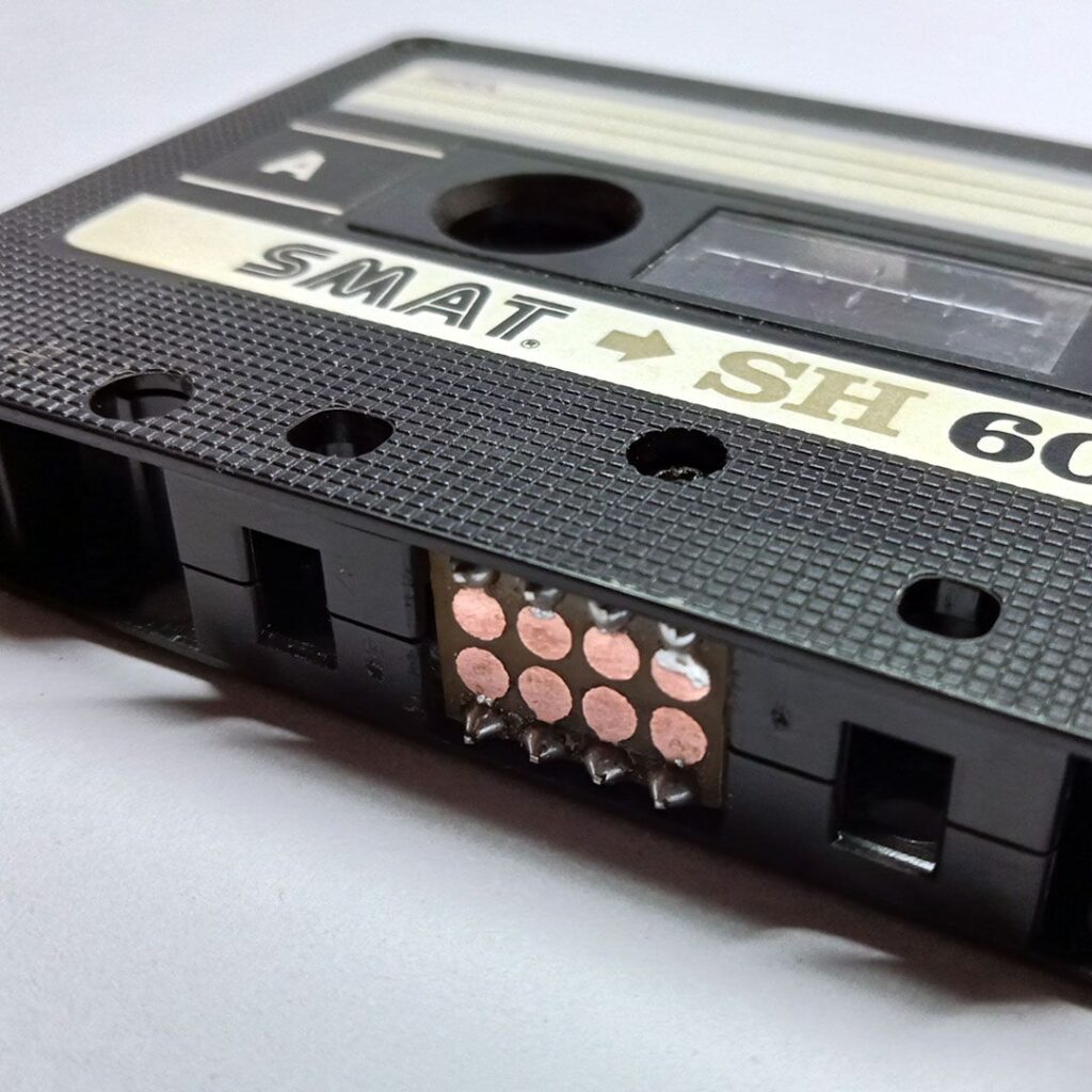 Complete digitalized cassette  with interfaces for data and power.