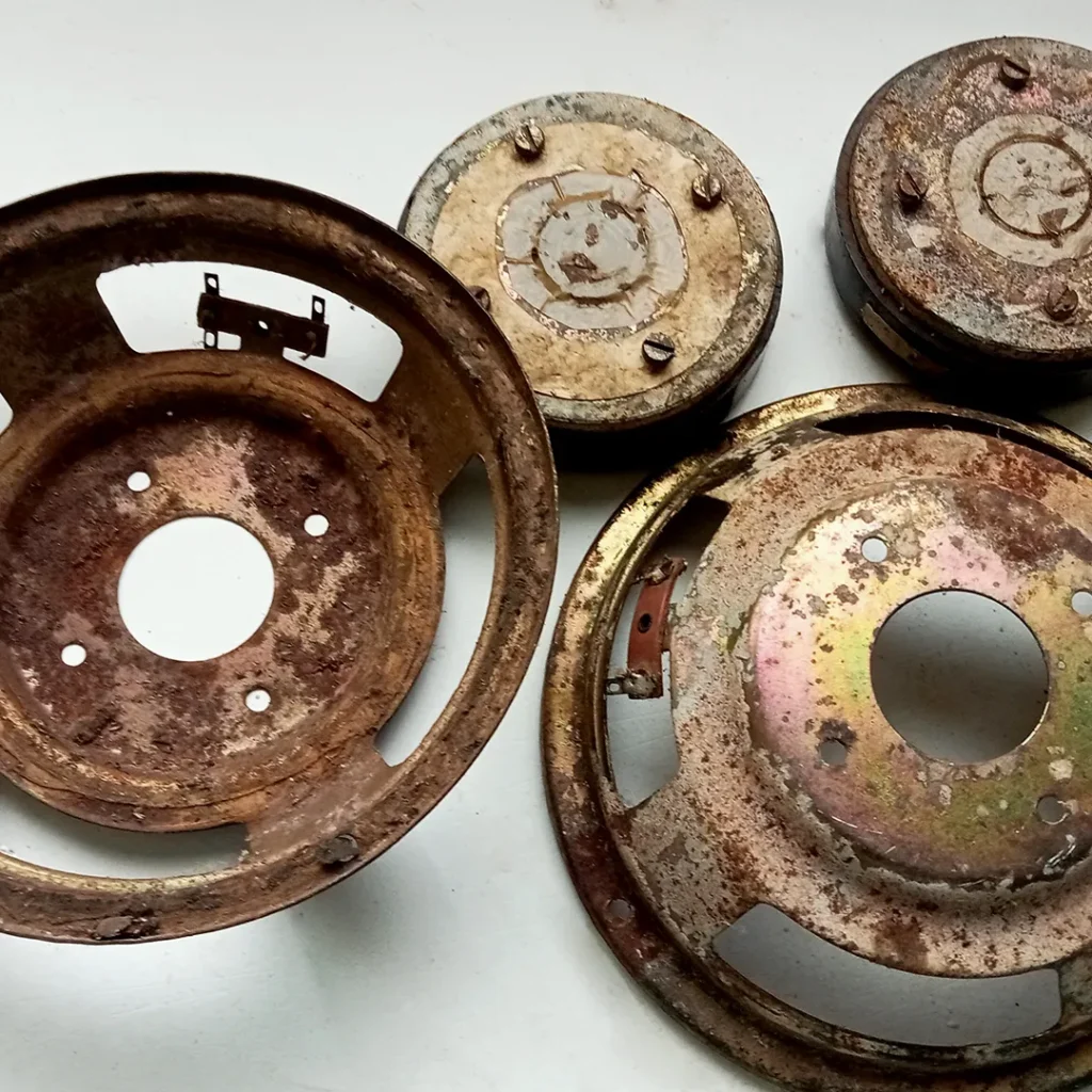 Old worn-out speakers